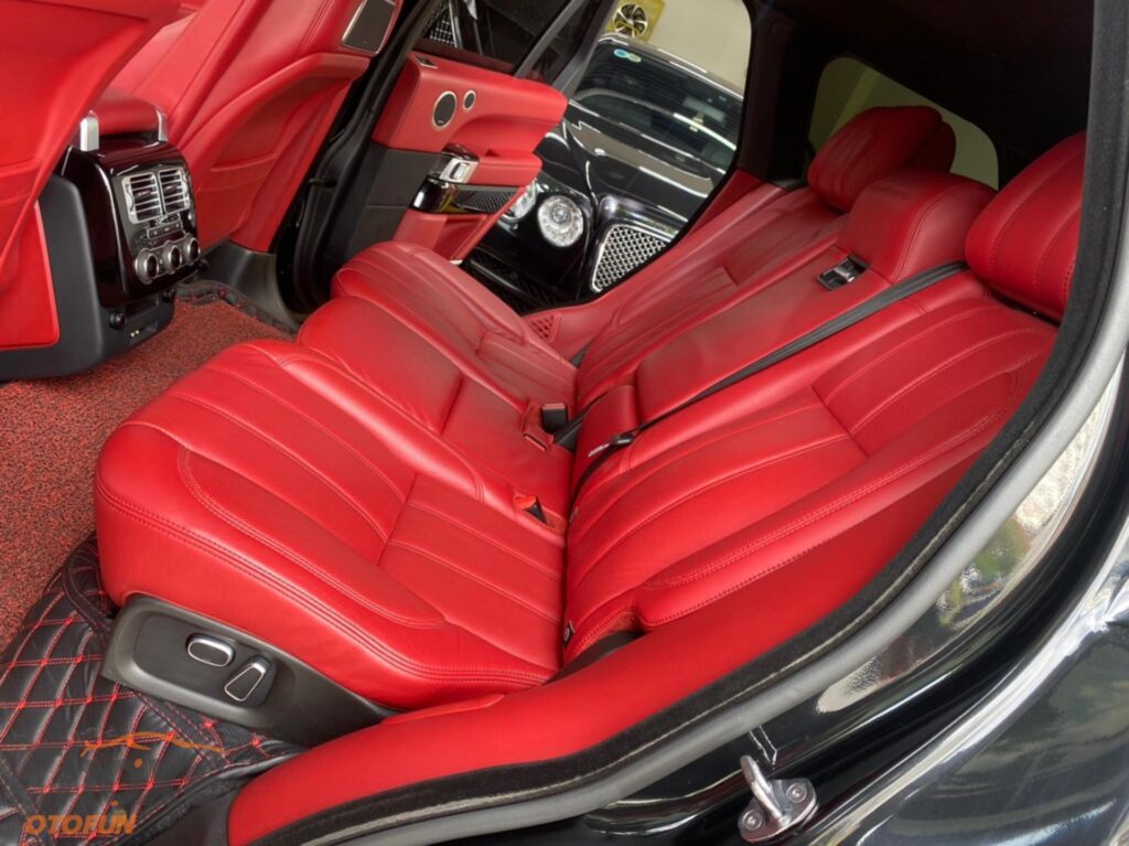 Range Rover Autobiography model 2015