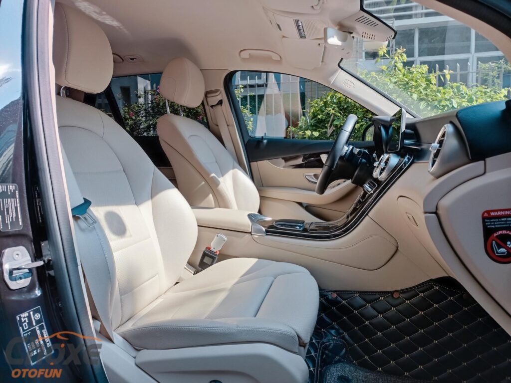 Mercedes GLC200 model 2020