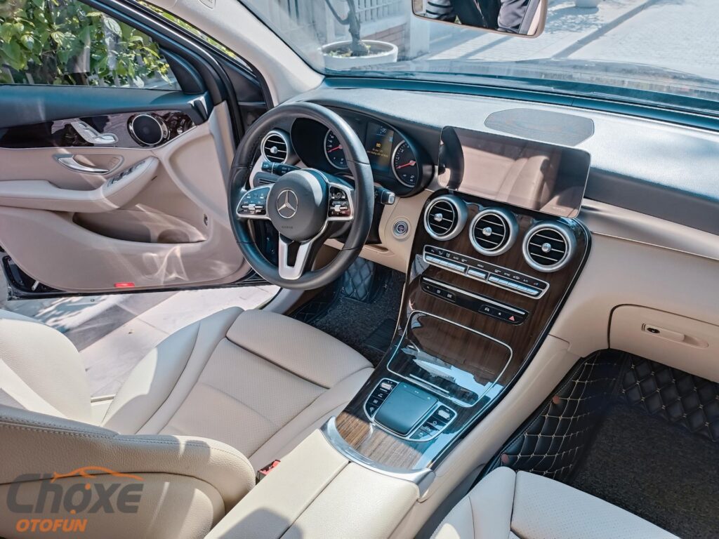 Mercedes GLC200 model 2020